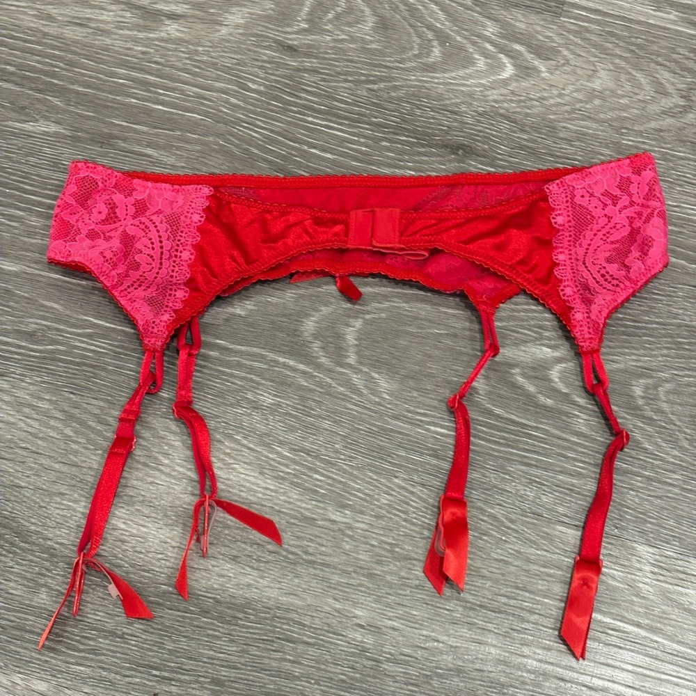 Victoria's Secret Deadstock '10 Red Pink Lace Satin Garter Belt M/L New Coquette - Picture 2 of 13